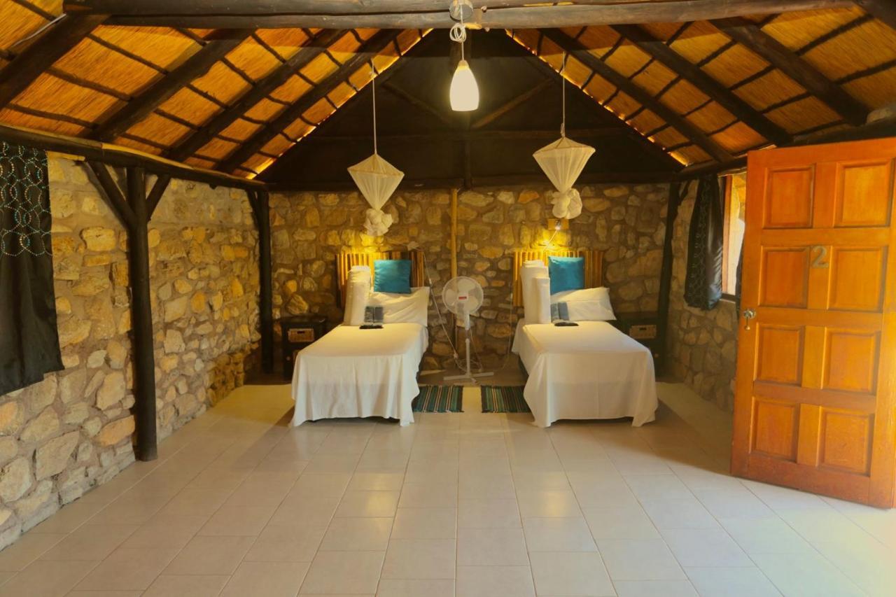 Kapika Waterfall Lodge Epupa Екстер'єр фото
