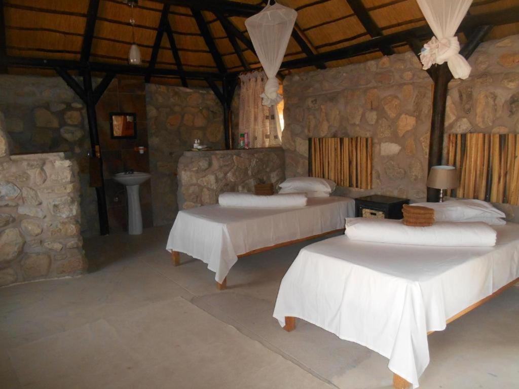 Kapika Waterfall Lodge Epupa Екстер'єр фото