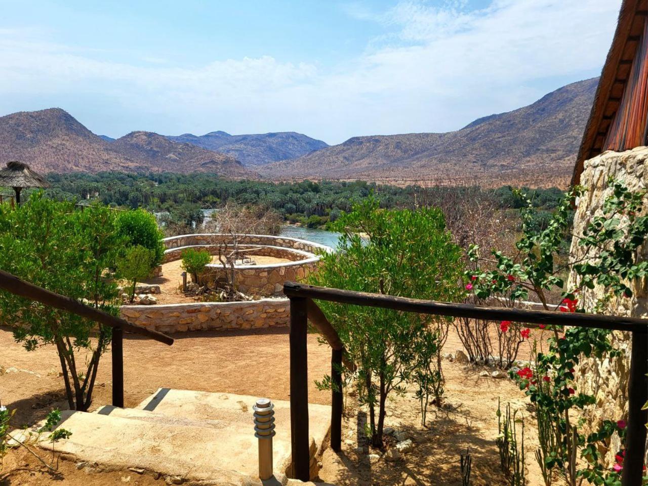 Kapika Waterfall Lodge Epupa Екстер'єр фото