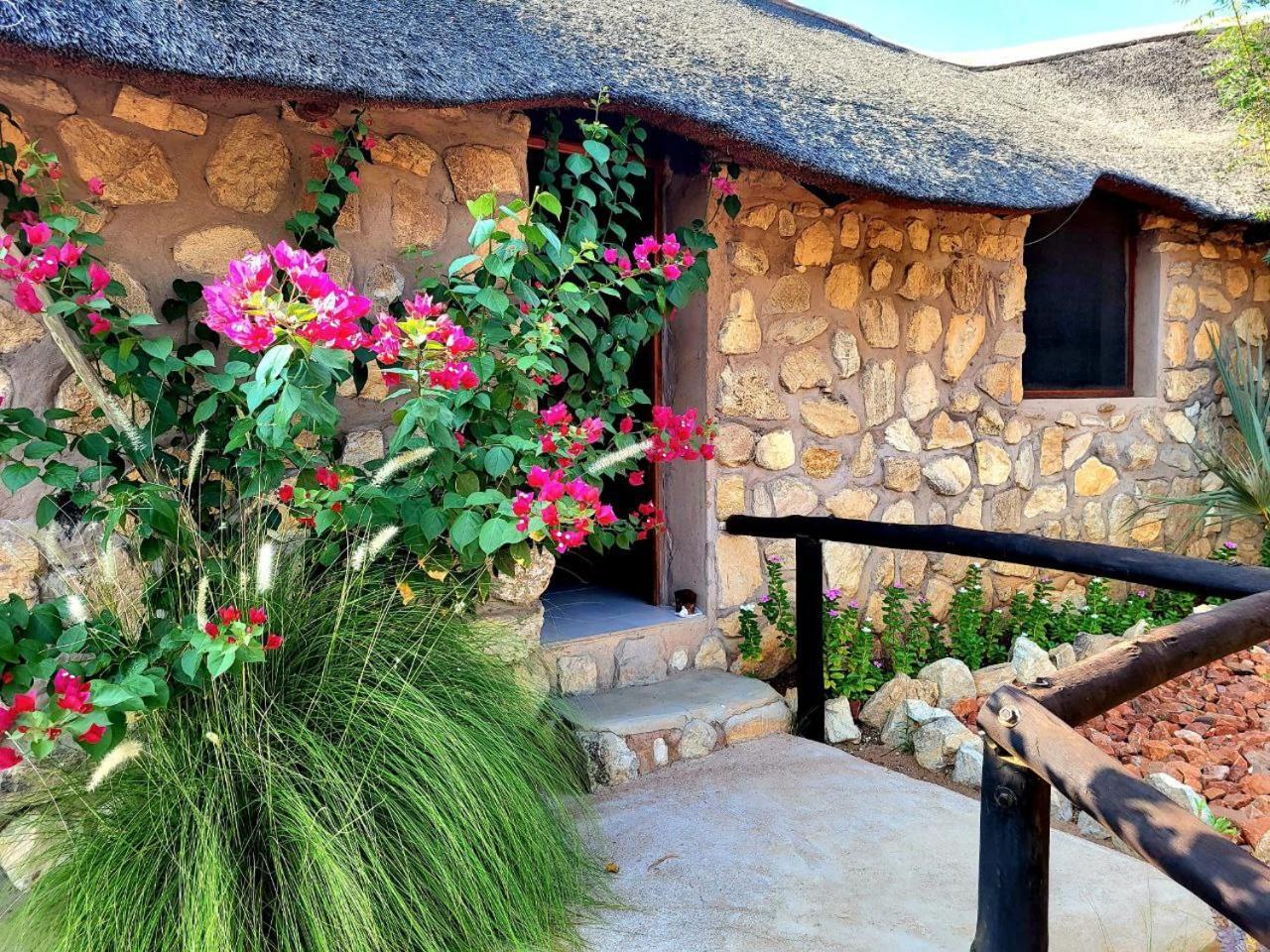 Kapika Waterfall Lodge Epupa Екстер'єр фото