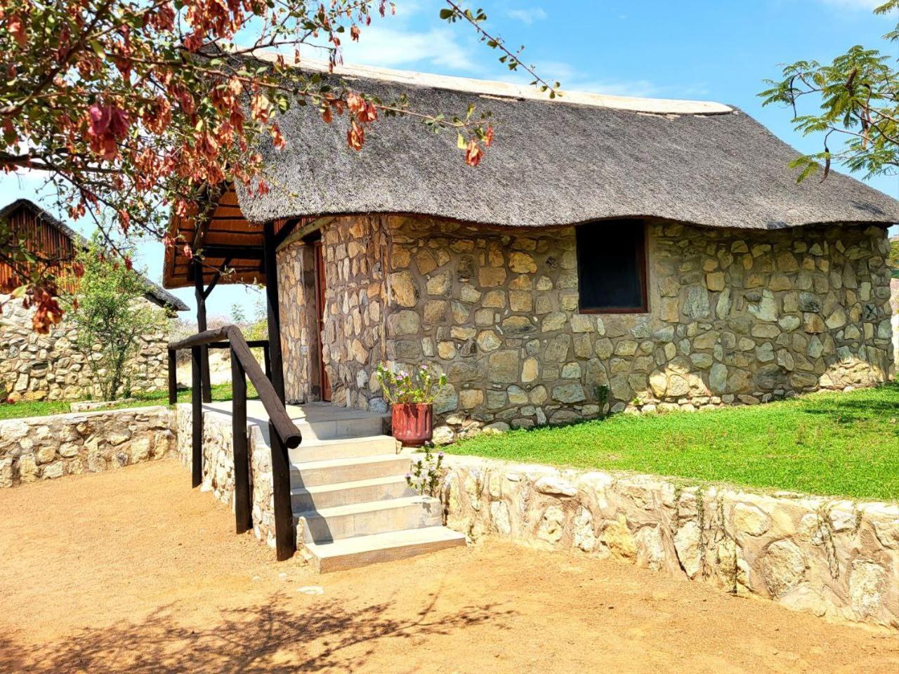 Kapika Waterfall Lodge Epupa Екстер'єр фото