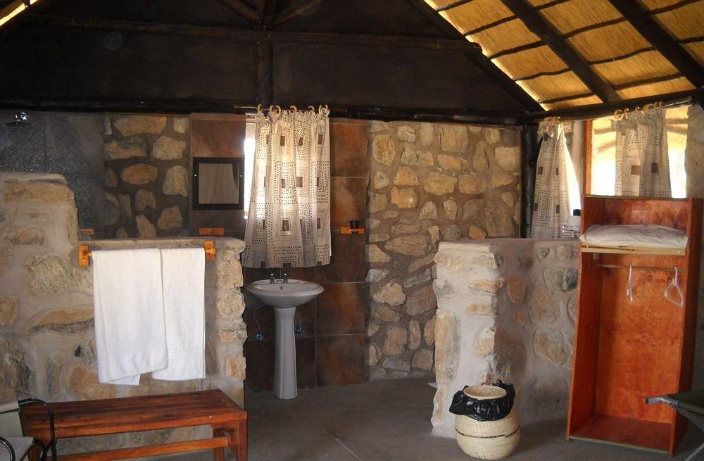 Kapika Waterfall Lodge Epupa Екстер'єр фото