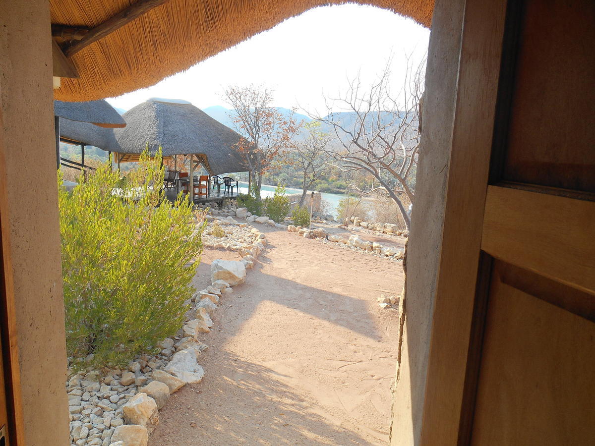 Kapika Waterfall Lodge Epupa Номер фото